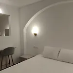 Nostos Guest house 3*