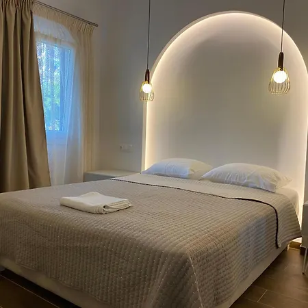 Nostos Guest house 3*