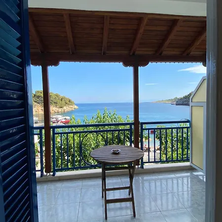 Nostos بيت ضيافة باتيتيري