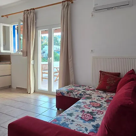Nostos Guest house 3*
