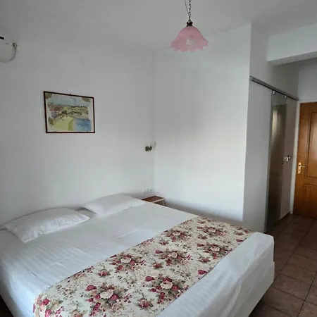 Nostos Guest house Patitiri (Alonnisos)
